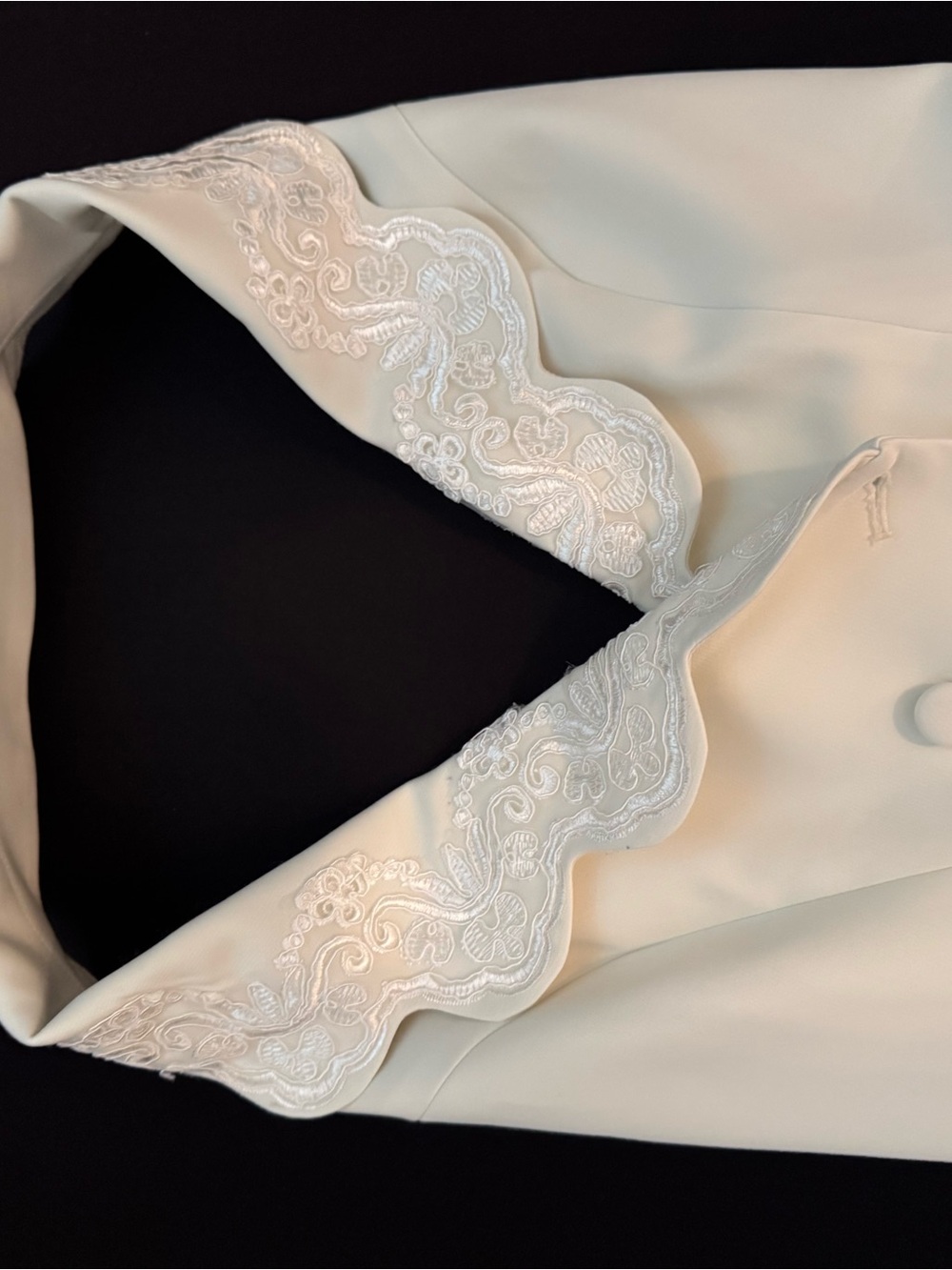 Reformation - Primrose Vest Ivory with Embroidered Scalloped Collar / 2 - Picture 6 of 7